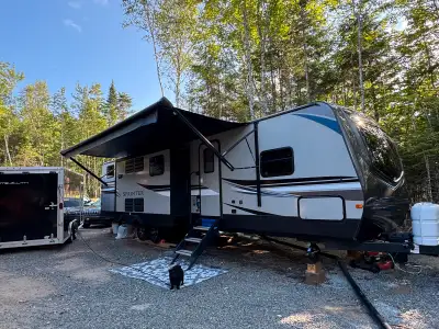This camper is a mini minhome. It has everything in it you need. Sleeps 6 comfortably and 7 if you w...