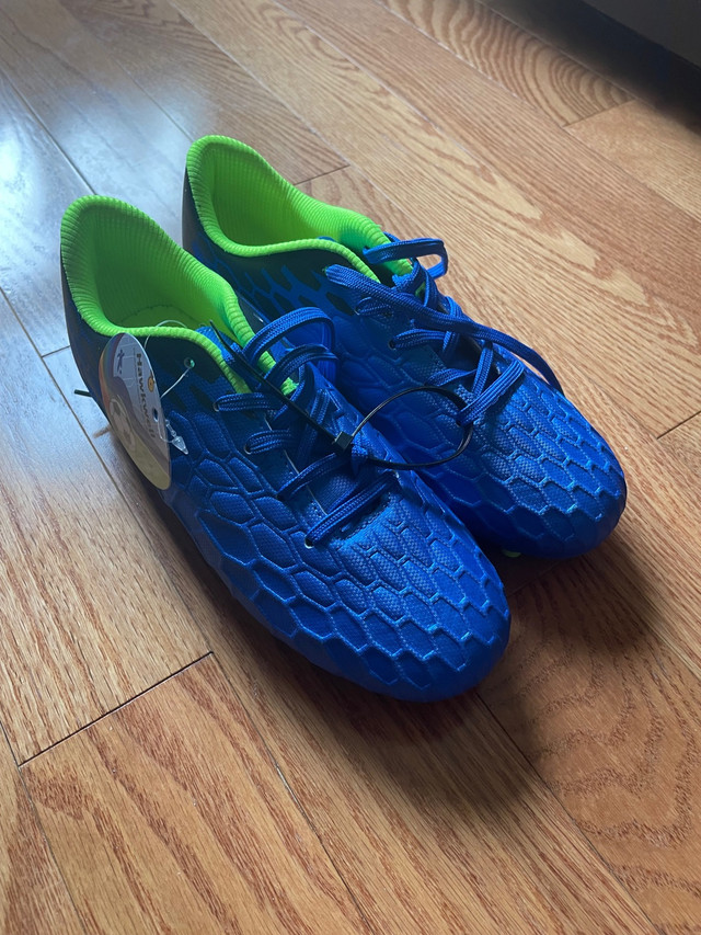 Hawkwell Kids Athletic Outdoor/Indoor Comfortable Soccer Shoes in Football in Oakville / Halton Region