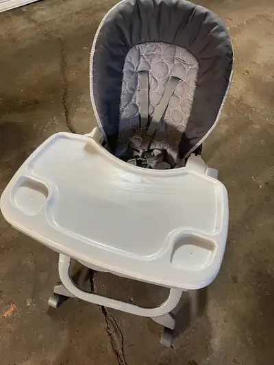 Foldable high chair