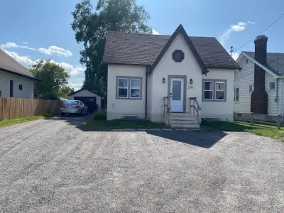 Single Room for Rent Available November 15 Room for Rent in a Quiet Apartment A clean and comfortabl...