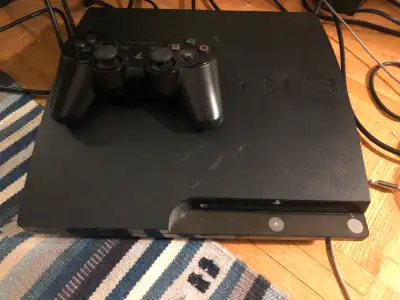 Selling a PS3 slim that has a 500GB HDD installed. Works fine and comes with the power cable, hdmi,...