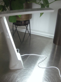 Desktop/Night Table LED Lamp