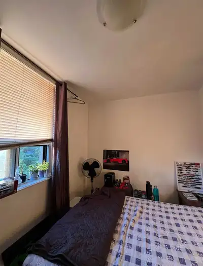 Furnished Room | Hydro Included | Walk to Costco & Transit – Dundas & Dixie (Mississauga) Bright and...