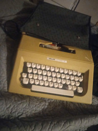 olivatti typewriter