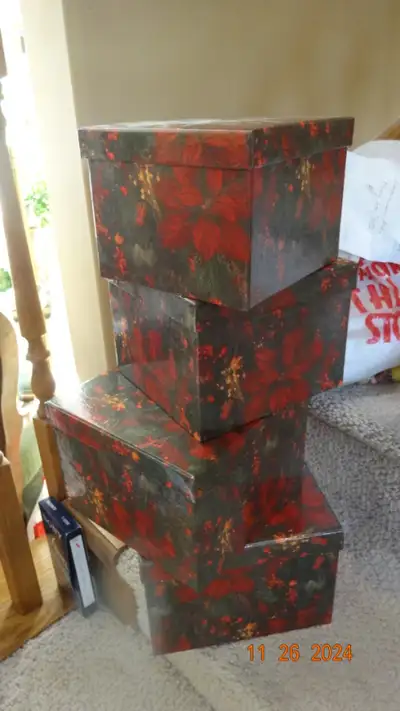 Christmas/Xmas  boxes, interconnect set,red,holly , sturdy, View more