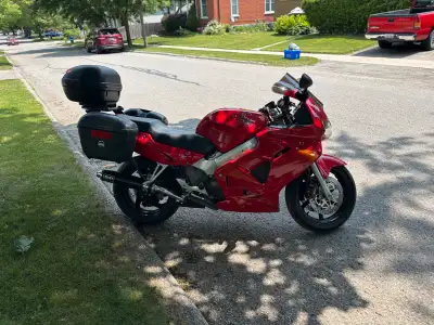 • 1999 Honda VFR800 5th Generation (1998-2001) in excellent condition with only 48,711 kms, owned by...