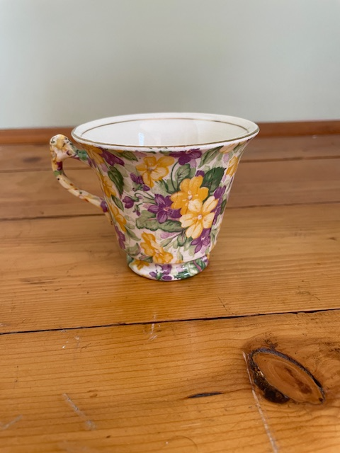 James Kent Ltd Longton Primula pattern Tea Cup and Saucer set in Kitchen & Dining Wares in City of Montréal - Image 3