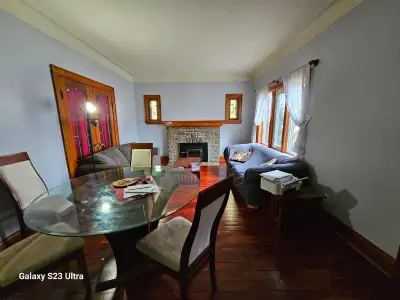 Hey everyone! I have 2 bedrooms available in my 5 bedrooms students rental house, 1 main floor room....