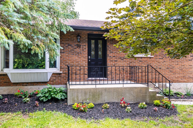 New & Freshly Updated 1 Bedroom for Rent Peterborough Long Term