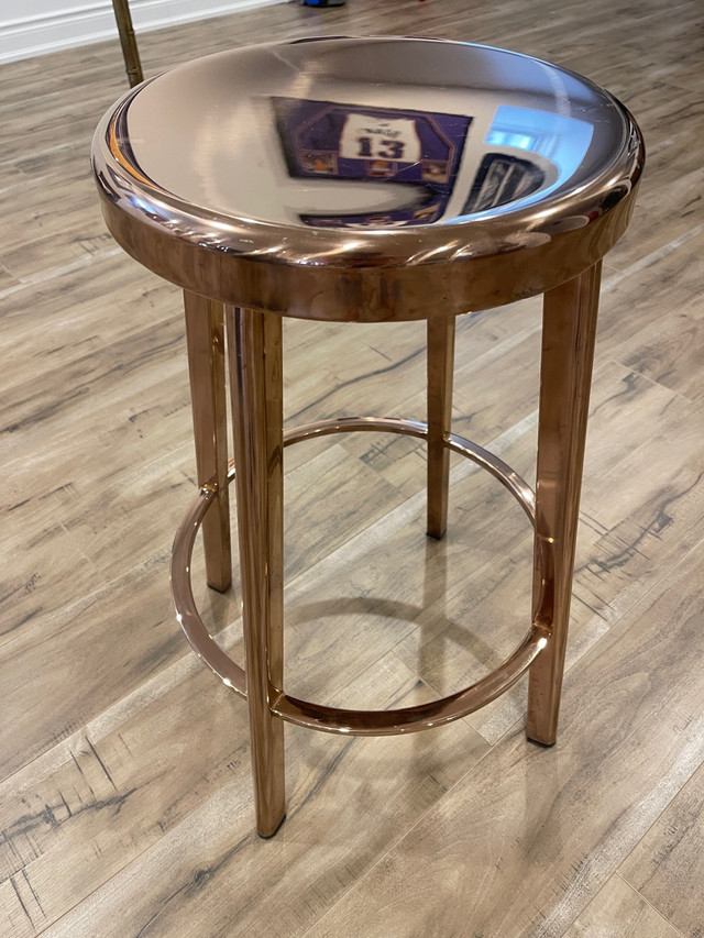 Rose gold metal stool in Arts & Collectibles in Markham / York Region