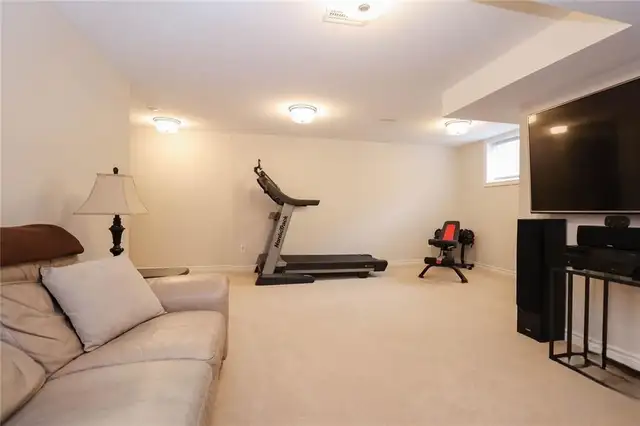 Beautiful Modern Townhome in Stittsville/Kanata in Long Term Rentals in Ottawa - Image 10