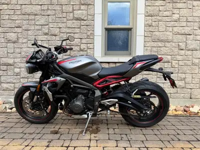 2020 Triumph Street Triple R LRH One owner Excellent Condition Always stored in heated garage Akrapo...