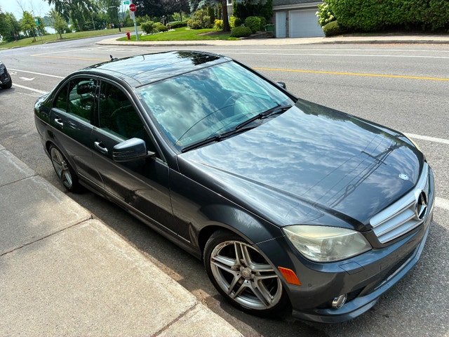 Mercedes Benz 2010, C350 4Matic, Bonne Conditions! — photo 2