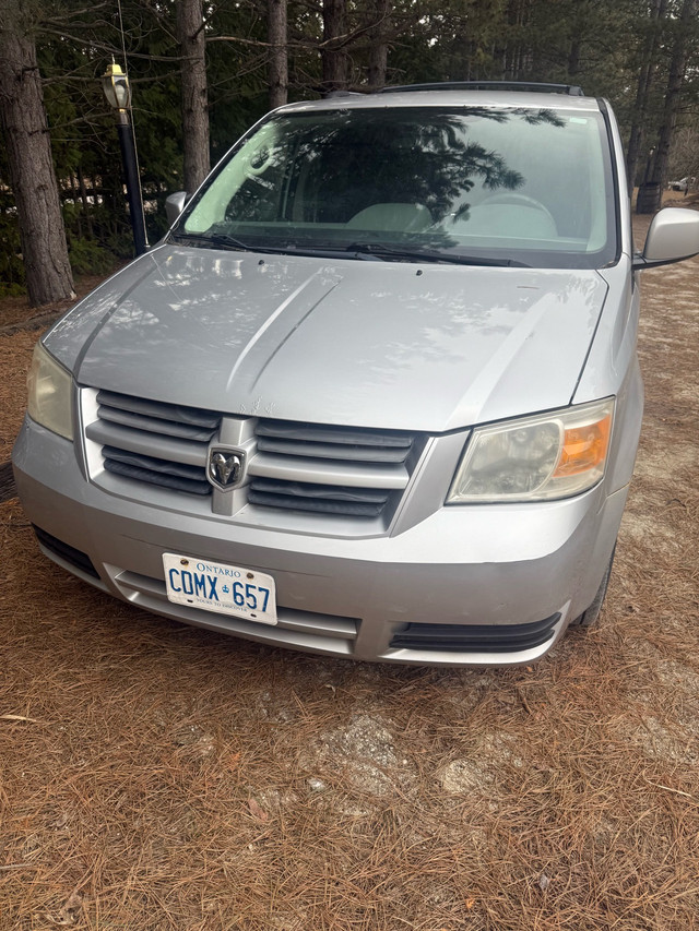 2009 dodge caravan stow & go  in Cars & Trucks in Markham / York Region