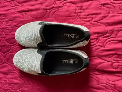 Flat shoes, View more