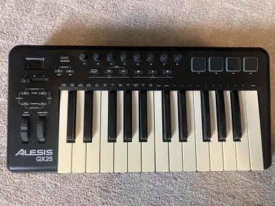 Alesis QX25 USB/Midi keyboard controller , View more