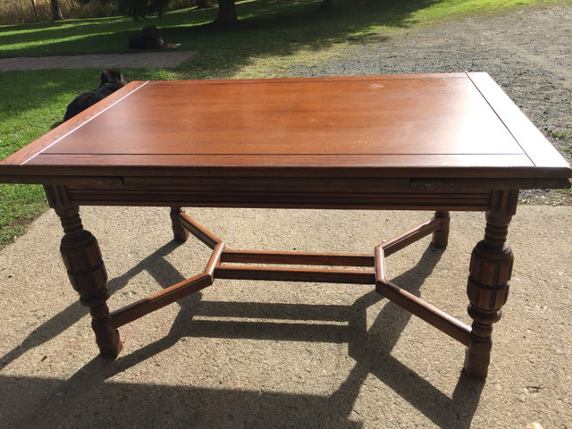 Antique Dinning Table and Chairs in Dining Tables & Sets in Thunder Bay - Image 2