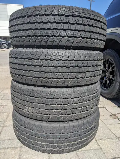 4 pneus Goodyear Wrangler à l'état neuf 265/65R18 114T M&S
