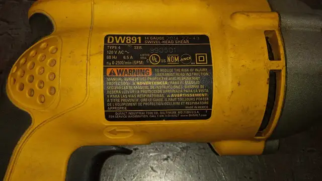 DeWalt shears/swivel head  in Power Tools in Calgary - Image 3