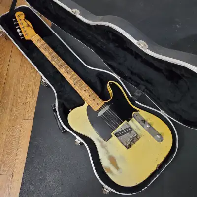 ToneHound Vintage Series Relic made in Germany early 2000's. Comes with a custom Carvin Hard Case. F...