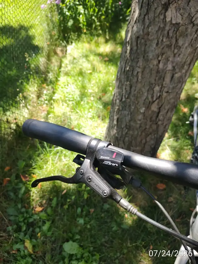 Giant Fastroad M2 bike for sale in Road in Markham / York Region - Image 8
