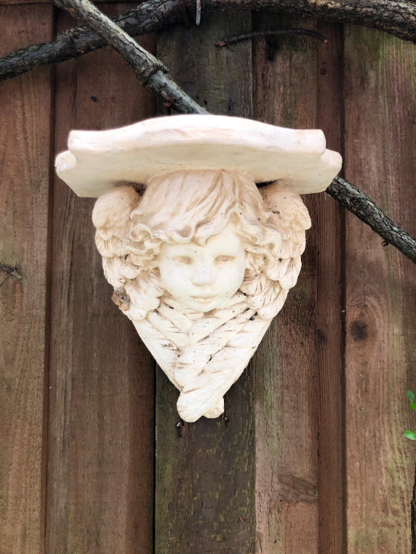 Beautiful Angel Wall Planter in mint condition. Made of plaster in Home Décor & Accents in Vancouver