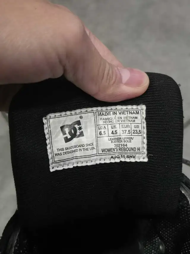 DC shoes in Women's - Shoes in Calgary - Image 5