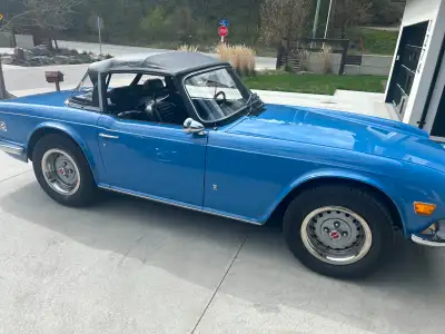 1973 TRIUMPH TR6 O/D 1973 TRIUMPH TR-6 CONVERTIBLE. FRENCH BLUE WITH BLACK TRIM, TOP, TOP BOOT. FACT...