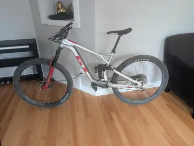 2020 GT Force Peak, all I've changed is the bar. Pedals not included, just some lenders on here righ...
