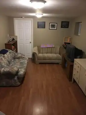 Private room and Separate bathroom  in Room Rentals & Roommates in Barrie - Image 8
