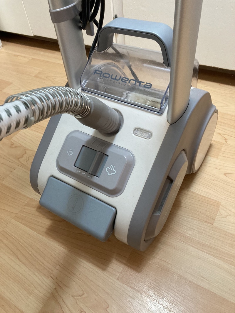 Rowenta 1550w upright steamer Irons & Garment Steamers Calgary Kijiji