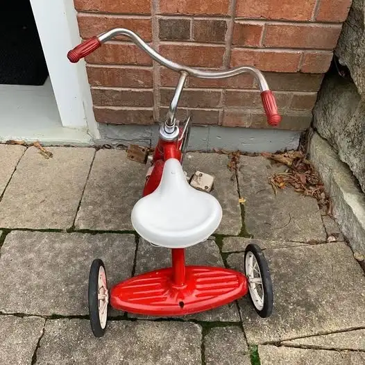 Vintage Thistle Kids Bike Tricycle in Ex Useable Cond. Removable in Kids in Barrie - Image 4