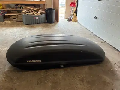 Yakima roof box available for free if someone wants to do some repairs. There are 2 issues with the...