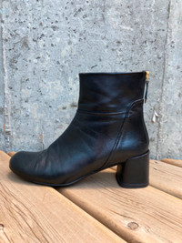 Audley Black Leather Boots (Size 9)