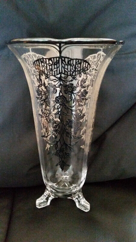 ANTIQUE STERLING SILVER OVERLAY CLEAR GLASS VASE in Arts & Collectibles in Regina