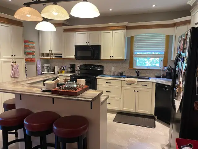 A PRIVATE FURNISHED ROOM FOR RENT, STEPS TO UPEI in Room Rentals & Roommates in Charlottetown - Image 4