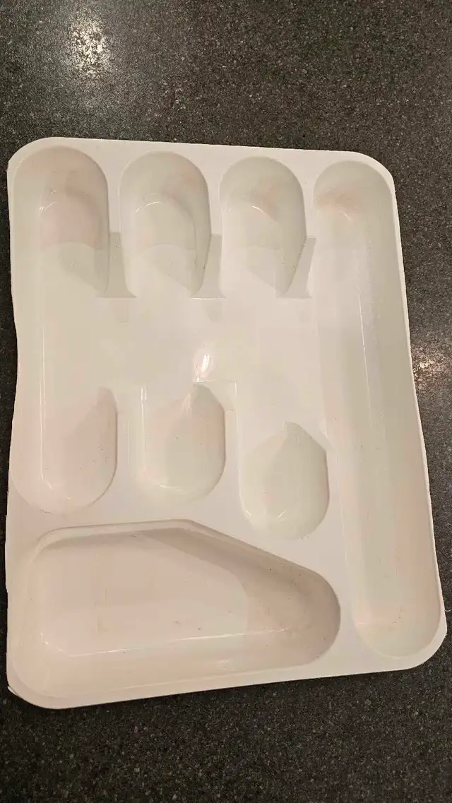 Silverware Tray in Dining Tables & Sets in Moncton - Image 10