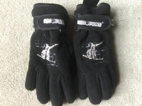 BRAND NEW - HOT PAWS GLOVES 4-6x