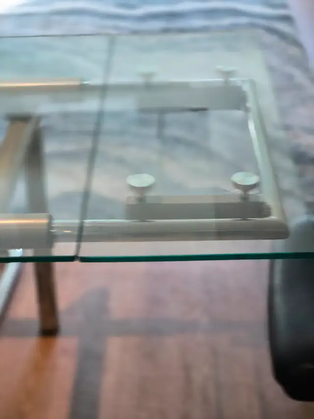 Extendable Glass Table & Chairs63005668039937122