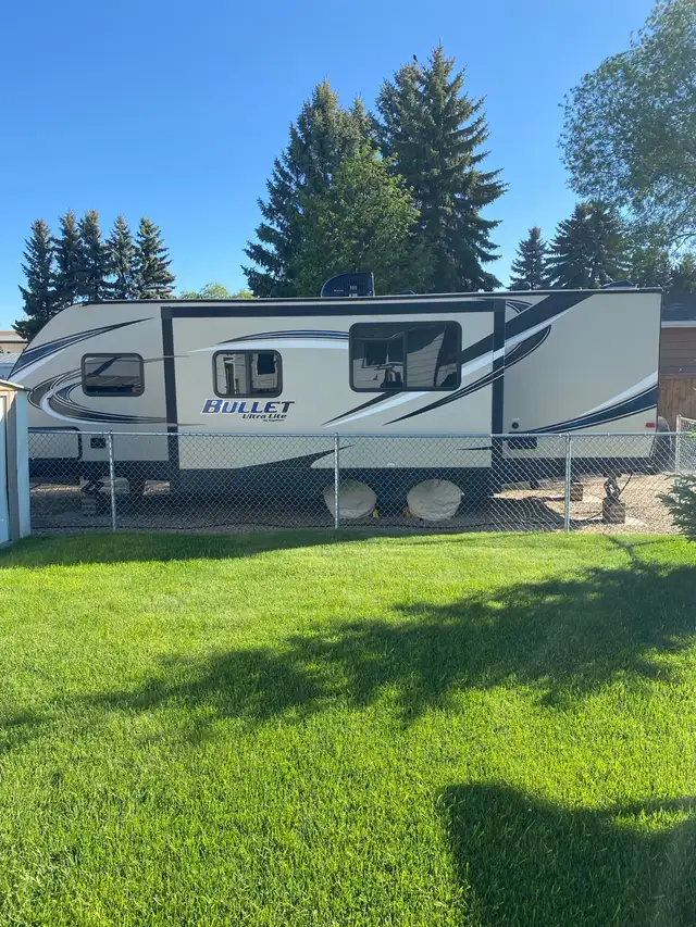 2017 Bullet Ultra Lite by Keystone in Travel Trailers & Campers in Edmonton - Image 5