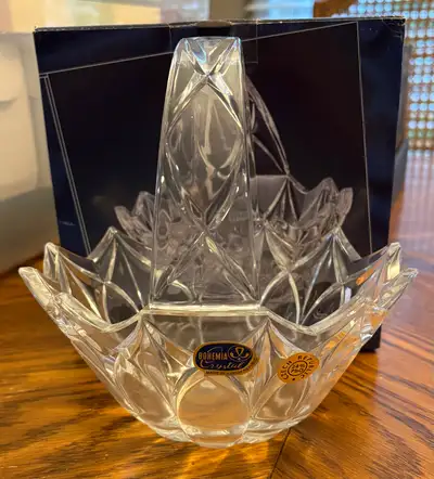 ✨✨Bohemia Crystal Lead Crystal Basket, View more