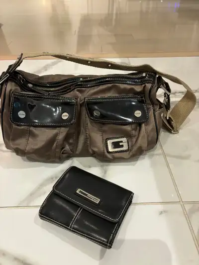 Portefeuille GUESS simili cuir noir , View more
