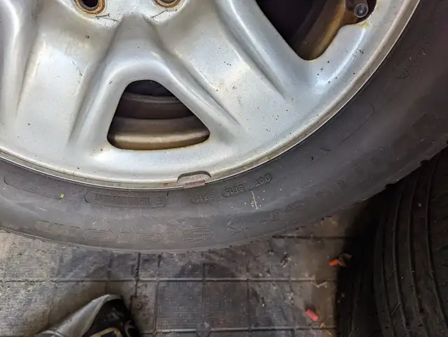 Used Winter 245/65 R17 Tires w/ Steel Rims (x4) in Tires & Rims in Oakville / Halton Region - Image 4