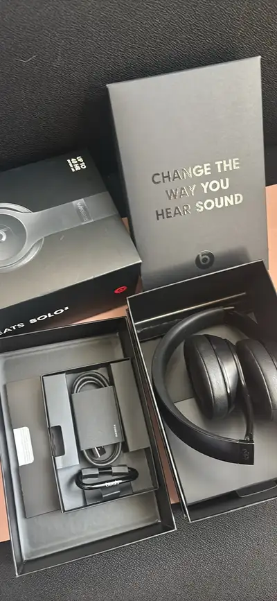 Beats Solo 3 Wireless (Black), View more