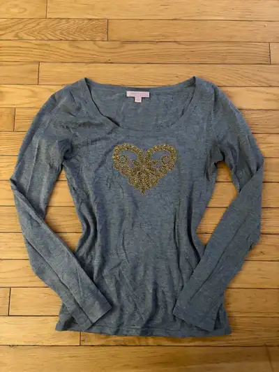 Romeo & Juliet Couture Gray Long Sleeve With Gold Heart, View more
