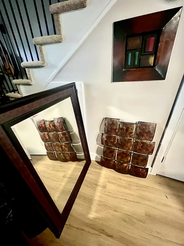 Bombay Mirror 2 Metal wall art in Home Décor & Accents in Trenton - Image 2