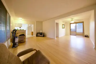 3 bedrooms 1 bathroom for rent