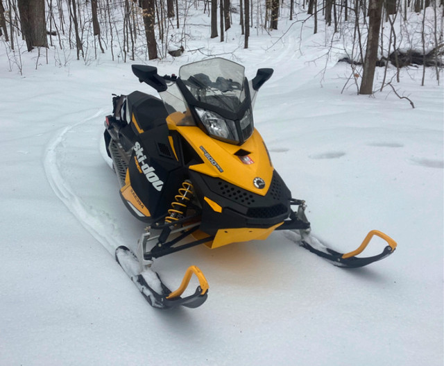 SKIDOO MXZ 600 ACE in Snowmobiles in Barrie - Image 2