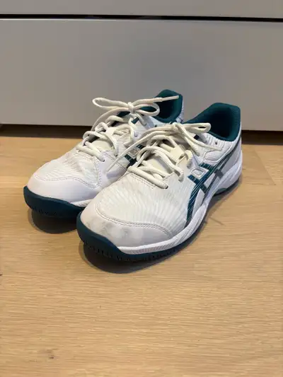 ASICS boys Gel Game-9 court shoes, size 5, View more