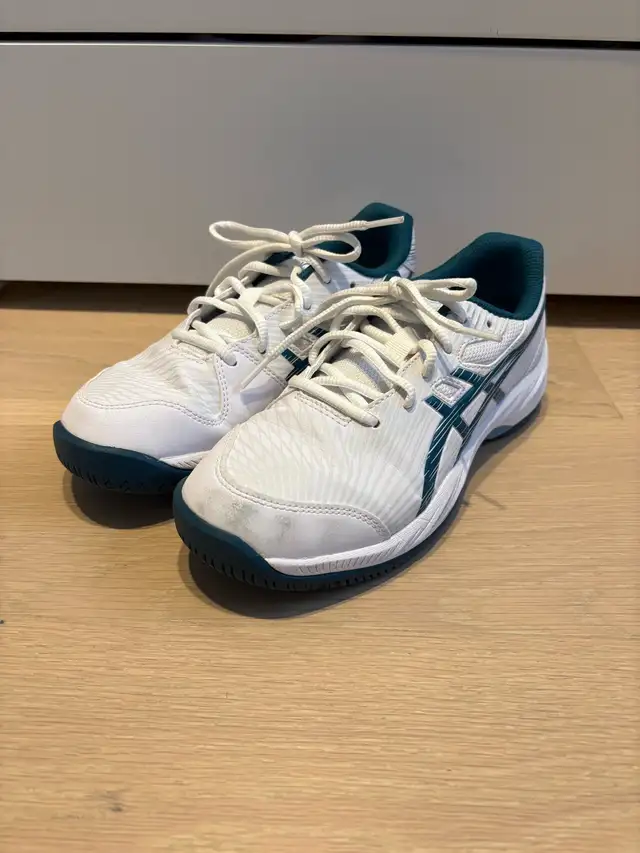 ASICS boys Gel Game-9 court shoes, size 5 in Kids & Youth in Markham / York Region - Image 2